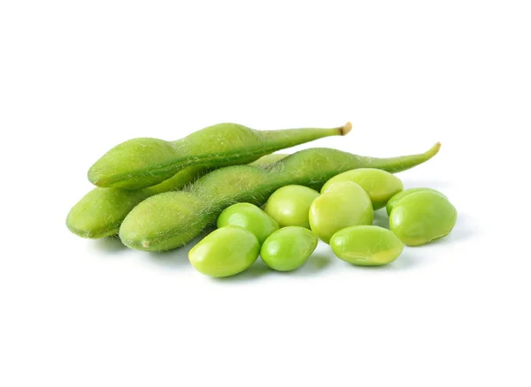 白色背景的绿色大豆 — 图库照片