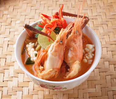 Tayland yemeği Tom Yum Goong