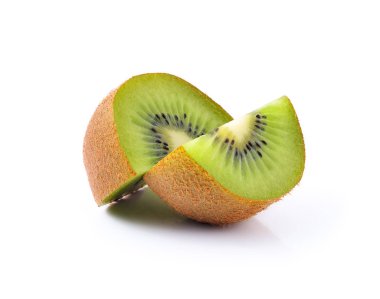 Beyaz arkaplanda yalıtılmış Kivi meyvesi