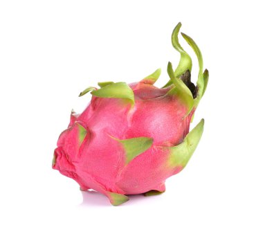 Ejder Meyvesi beyaz arkaplanda izole.