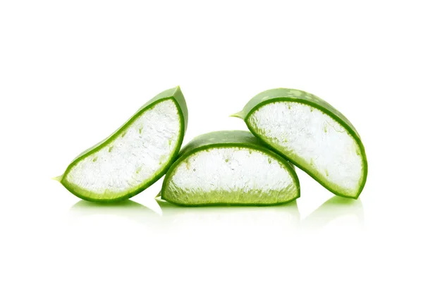 Hoja Fresca Aloe Vera Aislada Blanco — Foto de Stock