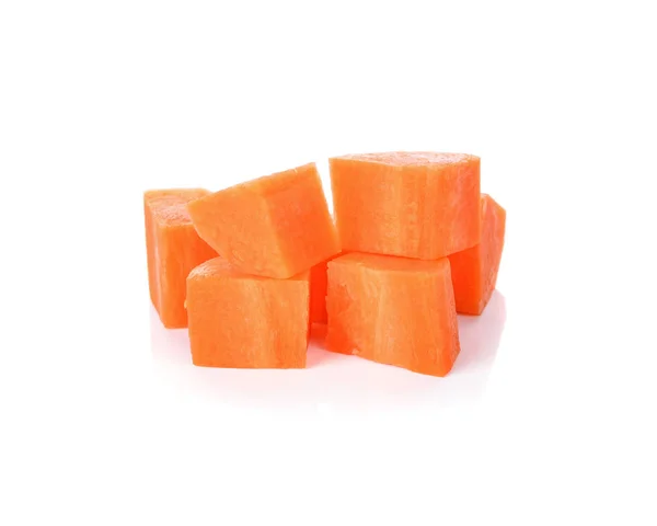 Zanahorias Cortadas Cubitos Sobre Fondo Blanco —  Fotos de Stock