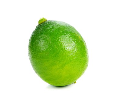 taze limes üzerinde beyaz izole