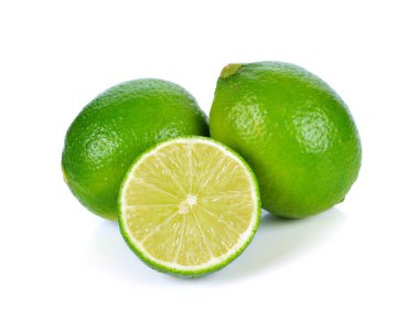 Limes yarısı beyaz arka plan üzerinde izole