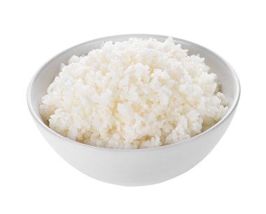 Beyaz arka planda bir kasede pirinç