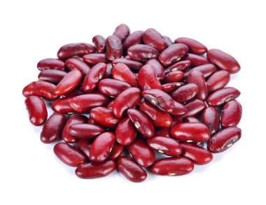 Beyaz üzerine kırmızı barbunya fasulyesi izole.