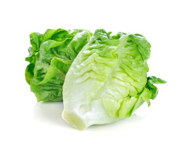 Beyaz arkaplanda yeşil marul