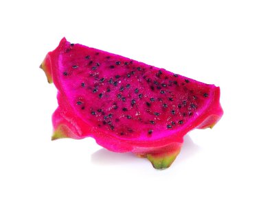 Beyaz arka planda kırmızı ejderha meyvesi