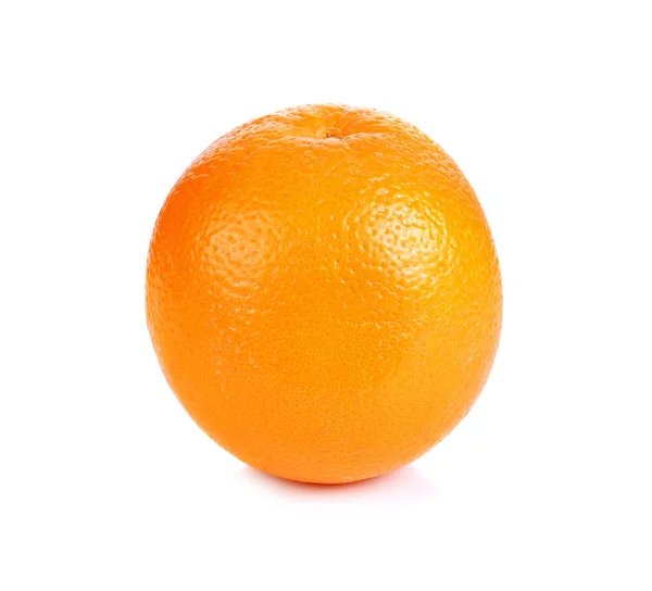 在白色背景上的新鲜脐橙成熟 — 图库照片