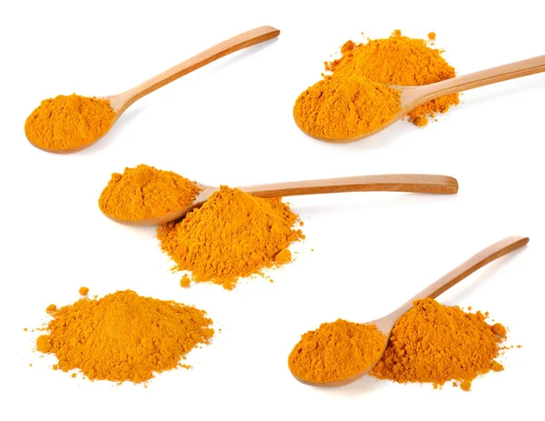 Beyaz arka plan üzerinde izole zerdeçal (Curcuma) tozu.