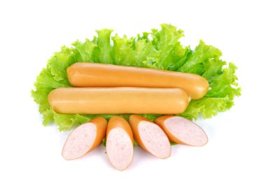 Beyaz arka planda izole edilmiş sosisler