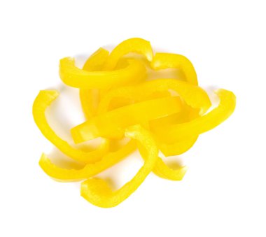 Beyaz izole sarı kırmızı biber biber dilimlenmiş