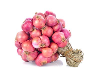 arpacık soğanları beyaz arkaplanda izole edildi