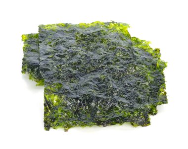 Beyaz arka plan üzerinde izole nori yaprak