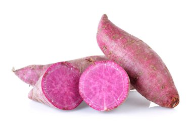 Beyaz arka planda tatlı patates