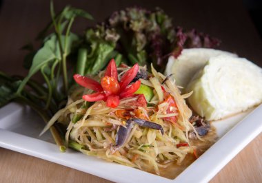 Som Tam Tay - Tay yeşil papaya salatası