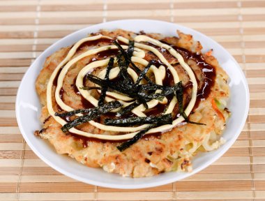 Japon yemeği okonomiyaki, Japon pizzası.
