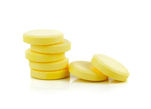 Gele Vitamine Pillen Geïsoleerd Witte Achtergrond — Stockfoto