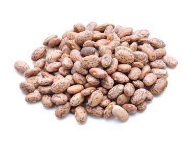 pinto fasulyeleri beyaz arkaplanda izole