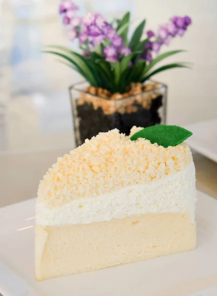 Gâteau Chocolat Blanc Dans Une Assiette Blanche — Photo