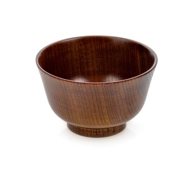 Tahta kase beyaz arka planda izole edilmiş.