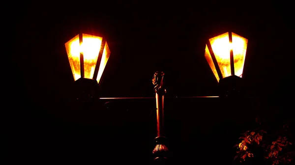 Licht Der Dunklen Straßenlaterne Nacht Stadt — Stockfoto