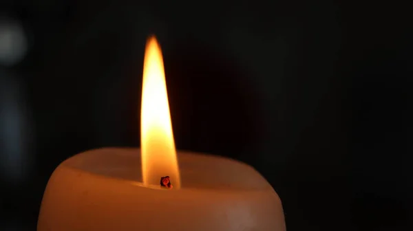 Mum karanlık yaz yangın turuncu ışık