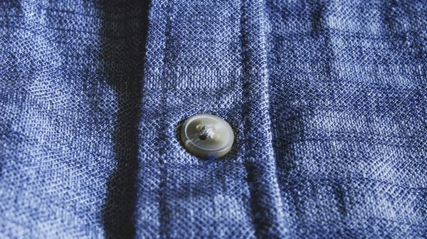 Gömlek düğmesi mavi gömlek tarzı kıyafetler