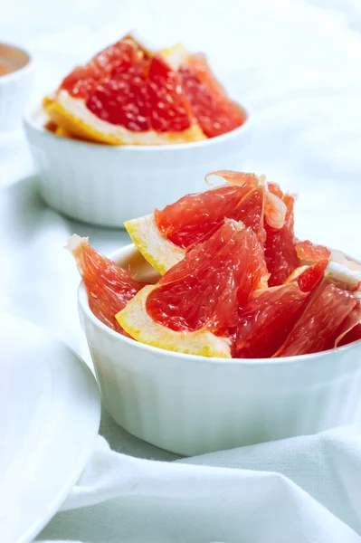 Grapefruit Slices Light Background — Stock Photo, Image