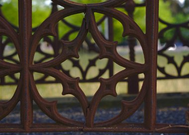 Yakın kısmen kırık mezar çit bak