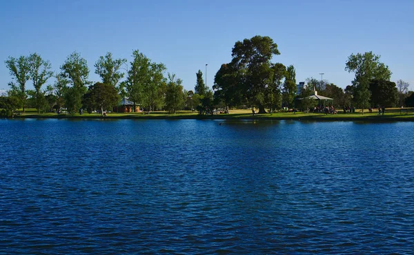 Vista Albert Park Lake Uma Tarde Domingo Ensolarada Com Céu — Fotografia de Stock