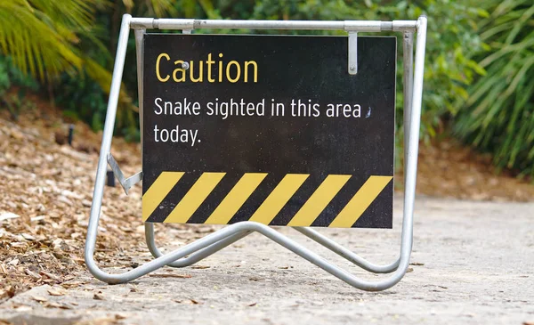 Schlangenzeichen Australischem Park Beachten — Stockfoto