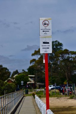 Warneet, Vic / Avustralya - 18 Aralık 2018: hiçbir Motorlu tekne ve botla sadece işareti