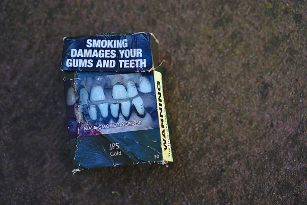 Pack de cigarettes australien avec avertissement de santé sur le tabagisme — Photo