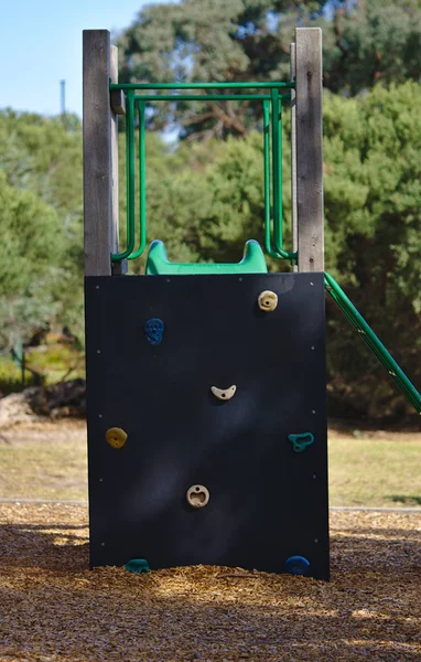 Buiten muurklimmen in Park — Stockfoto