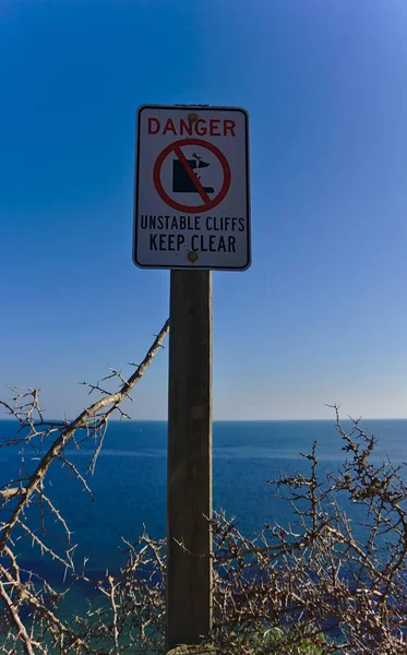 Gevaar Unstable kliffen teken — Stockfoto