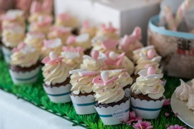 Manu kek closeup plaka üzerinde