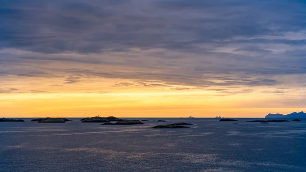 Морской пейзаж в Лоффене, Норвегия — стоковое фото