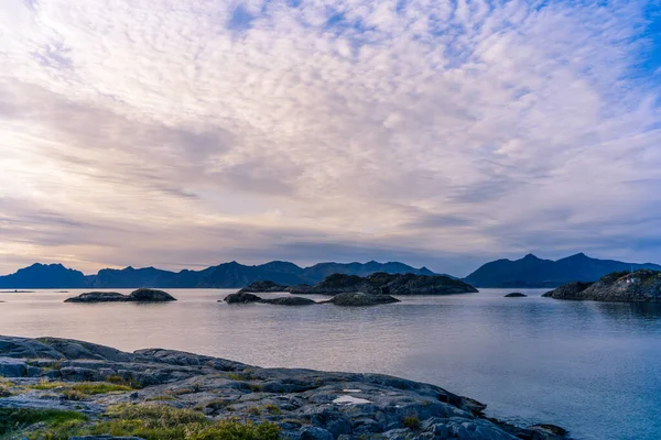 Sea and mountains , Lofoten Norway — стокове фото