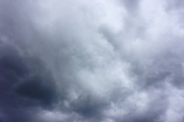 Dramatik bulutlar. Dramatik arka plan. Fırtınadan önce