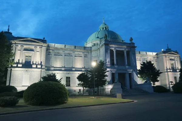 Edificio Ladrillo Blanco Medianoche Jardín Del Museo Nacional Tokio — Foto de Stock
