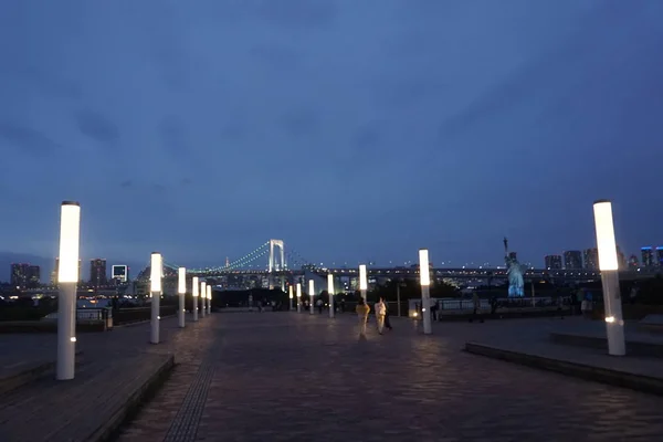 Odaiba, Tokyo Japonya çevresinde gece görünümü — Stok fotoğraf