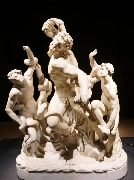 Reproducción de la antigua escultura griega Laocoon y sus hijos —  Fotos de Stock