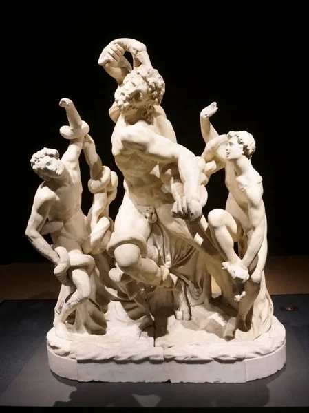 Reproducción de la antigua escultura griega Laocoon y sus hijos —  Fotos de Stock