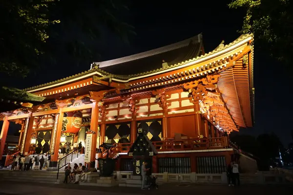 Senso-ji Budist tapınağı Asakusa'da bulunmaktadır. Tokyo'nun en eski tapınağı. — Stok fotoğraf