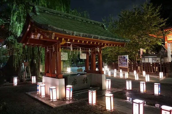 Lanternas em Santuário de Asakusa jardim interno — Fotografia de Stock