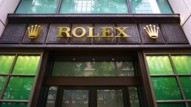Tokyo / Japonya - 17 Eylül 2018 Rolex mağaza logosu. Marunouchi bölgesi.
