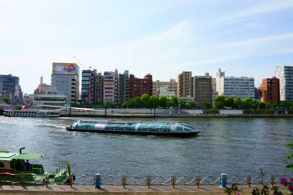 Tokio Japonia Maja 2019 Łodzie Wycieczkowe Rzece Sumida Krajobraz Miejski — Zdjęcie stockowe