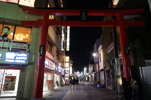 Kamakura Japón Septiembre 2019 Red Tori Gate Market Street Evening —  Fotos de Stock