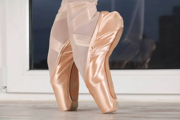Танец Балерины Студии Танцовщицы Балета Гибкие Пуанты Ноги Обуви — стоковое фото